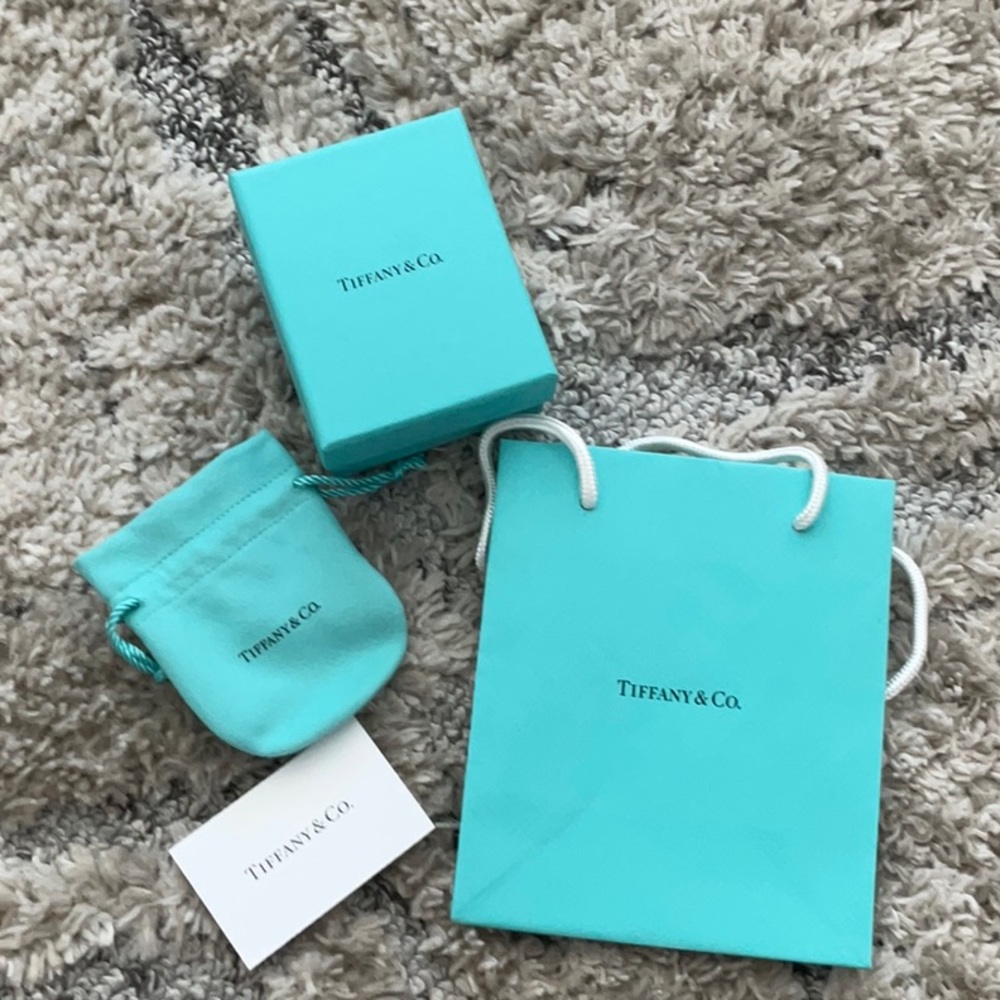 Tiffany shopping bag and box